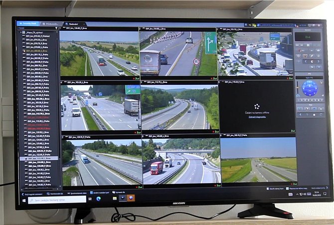 Vysočinští dálniční policisté Deníku předvedli, co vše umí kamery umístěné na dálnici.