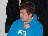 Dvacetiletý Tomáš Nevrzal z Třebíče si u soudu v Jihlavě vyslechl konečný verdikt za své divoké chování při hokejovém zápase. 