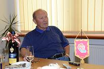 Bývalý hráč a trenér Stanislav Neveselý se podílel na zisku stříbrné olympijské medaile v roce 1984, titulu mistrů světa 1985 a jedenácti mistrovských titulů Dukly Jihlava.