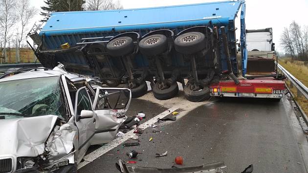 Hromadná nehoda na dálnici D1 na Jihlavsku.