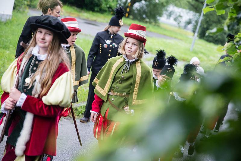 Tradiční průvod krojovaných jihlavských havířů ke Kostelu svatého Jana Křtitele v Jihlavě.