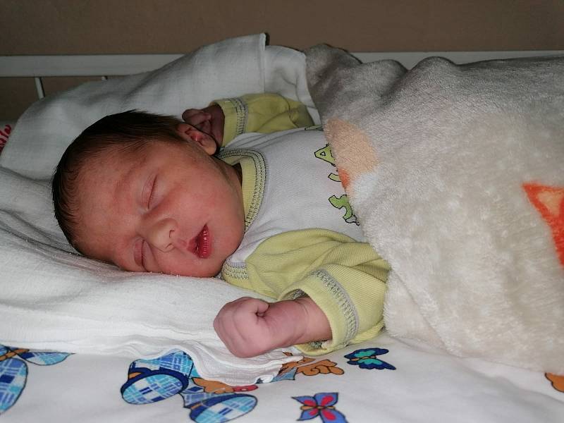 Izabel Senderáková, 16.8.2021, Kamenice nad Lipou,  2820 g, 48 cm