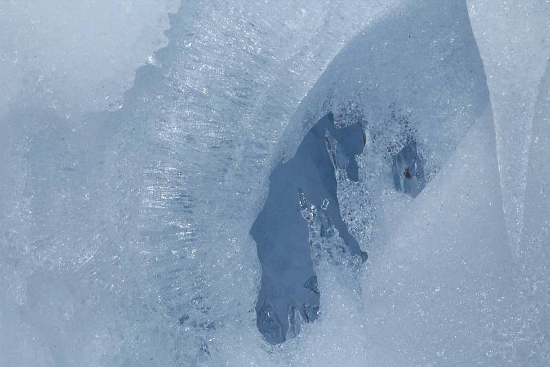 Ledová nádhera ve Lhotce.