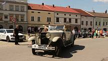 Polnou projeli účastníci letošní historické jízdy veteránů 1000 mil československých.