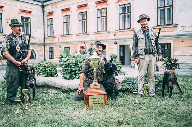 Všestranné zkoušky ohařů o putovní pohár hejtmana Kraje Vysočina se uskutečnily v honitbách mysliveckých spolků Větrný Jeníkov a Zbilidy. Akci pořádal Okresní myslivecký spolek Jihlava.