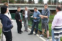 Komise soutěže Cesty městy včera posuzovala podjezd pod mostem v Havlíčkově ulici.