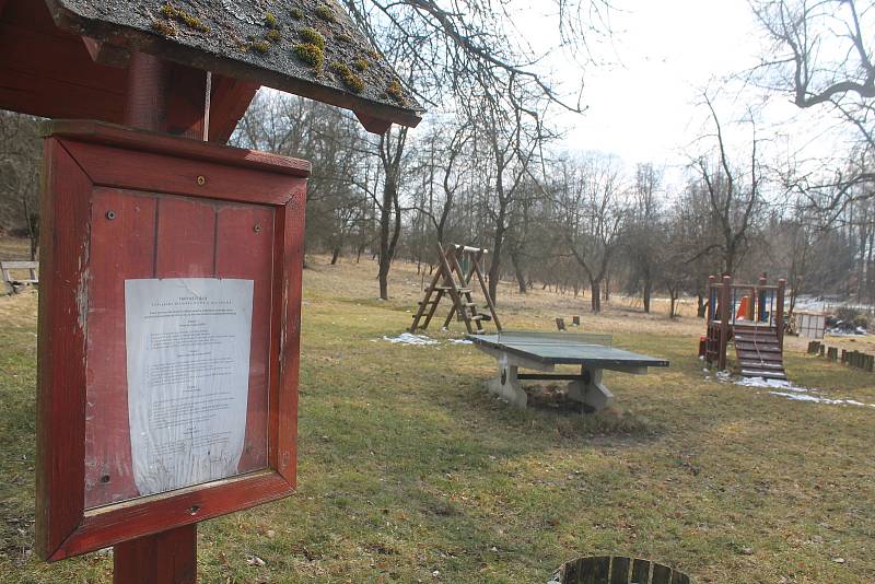 V Jamném nechybí ani školka, někteří místní ale přesto děti vozí do Jihlavy.