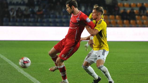 Generálkou na jarní část druhé ligy bude pro fotbalisty Jihlavy (žluté dresy) souboj s Líšní (v červeném). S ní už mají oba duely ve druhé lize odehrané.