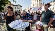 Demonstrace proti Andreji Babišovi na Masarykově  náměstí v Jihlavě.