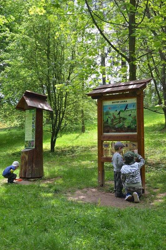 Na lesní stezce jsou čtyři nové interaktivní prvky.