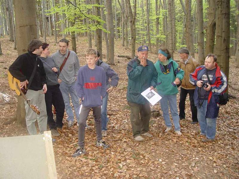 Otevírání studánky Emanuely v Pávově.