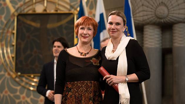 Goranka Horjan (vlevo), předsedkyně poroty pro kategorii edukace, Europa Nostra 2017 spolu s ředitelkou NPÚ v Telči Martinou Indrovou, která ocenění v pondělí přebírala.