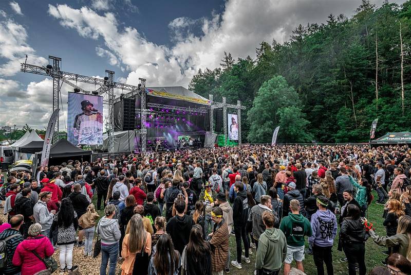 Vysočina Fest se do jihlavského amfiteátru vrátil po dvouleté pauze, o to více si ho tisíce návštěvníků užily.