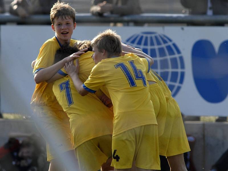 Svěřenci kouče Pavla Tvarůžka mají důvod k radosti. Starší žáci FC Vysočina vybojovali na evropském finále Nike Premier Cupu 2008 v polské Lodži skvělé páté místo.