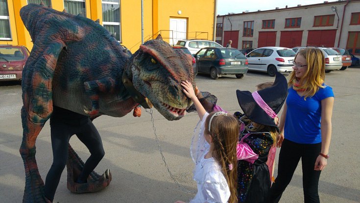 Dinosaurus Valík.