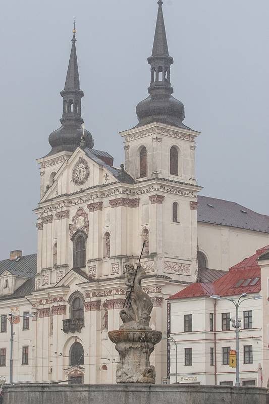 Nově opravená kašna na Masarykově náměstí v Jihlavě.