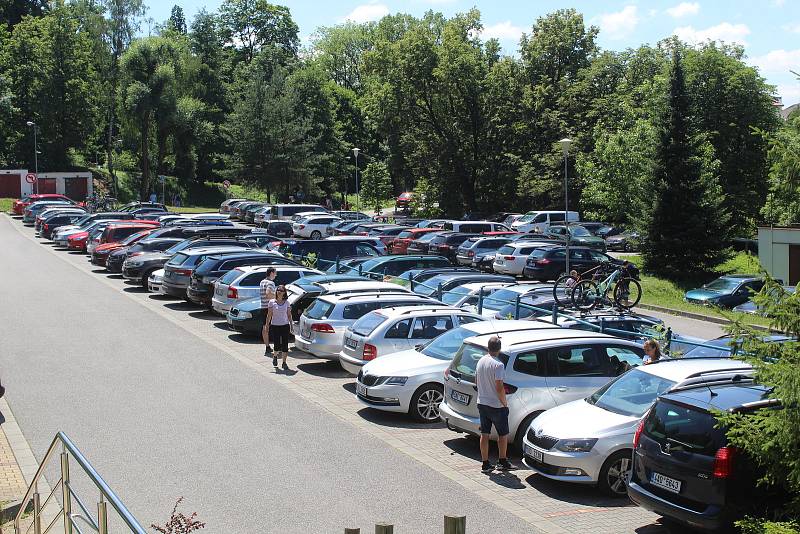 Jihlavská zoo je nejvíce navštěvovaným turistickým cílem Vysočiny. Divácky atraktivní jsou zejména komentovaná krmení zvířat.