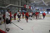 Hokejisté Dukly Jihlava zahájili přípravu na ledě.