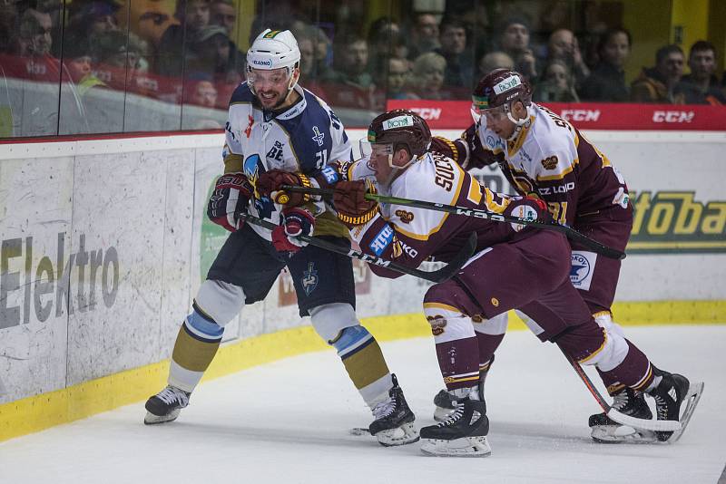 Úvodní zápas semifinále play off první hokejové ligy mezi HC Dukla Jihlava a Rytíři Kladno.