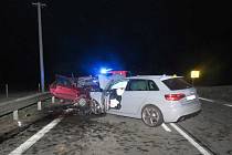 Mladý řidič Audi RS 3 vjel  do protisměru, kde se střetl se Škodou Felicia. V ní  zemřeli řidič a jeho spolujezdec.