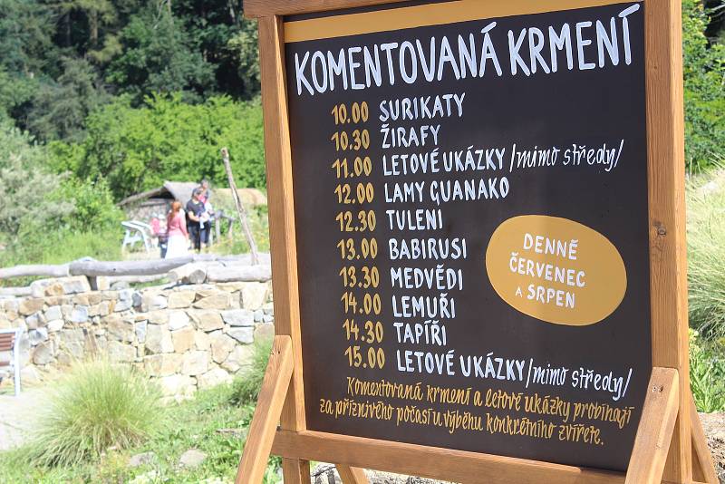 Jihlavská zoo je nejvíce navštěvovaným turistickým cílem Vysočiny. Divácky atraktivní jsou zejména komentovaná krmení zvířat.