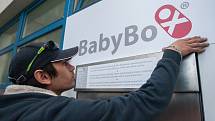 Instalace nového klimatizovaného babyboxu v Nemocnici Jihlava.