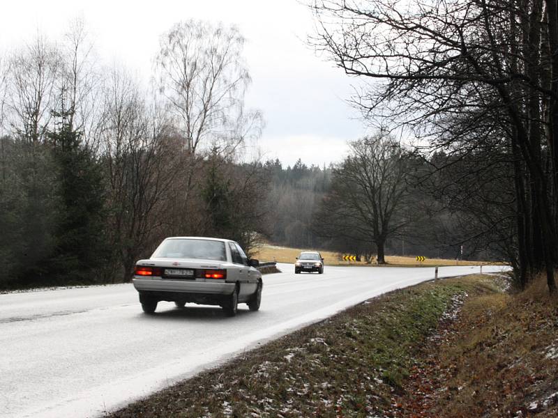 Křižovatka, jak ji řidiči znají, se brzy začne měnit. Z vidlicového tvaru bude kruhová křižovatka.