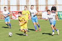 Čtyři zápasy a čtyři prohry. Tak nepříznivá je dosavadní bilance fotbalistů juniorky FC Vysočina (ve žlutém) ze začátku jarní části letošního ročníku Moravskoslezské fotbalové ligy.