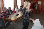 V Jihlavě-Kosově za první půlhodinu přišli jen tři voliči.