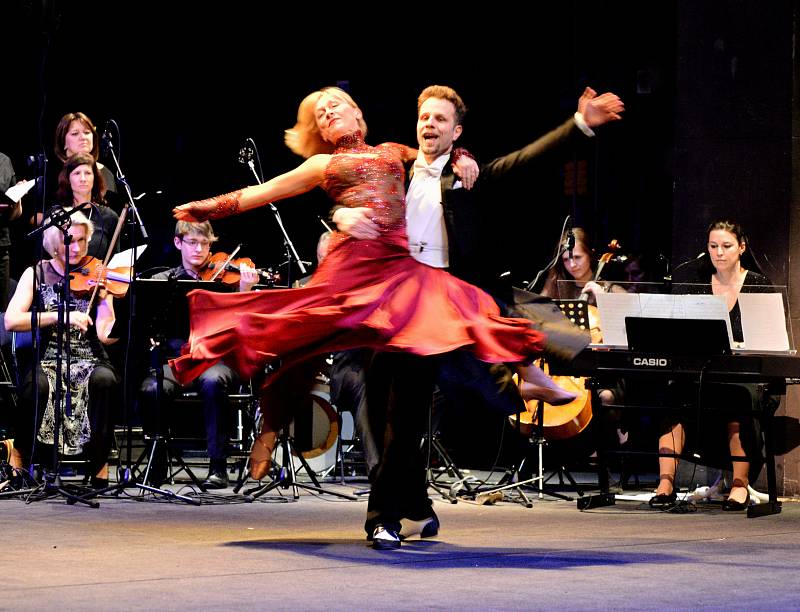 Hvězdy tančí s Melodií v Horáckém divadle Jihlava.
