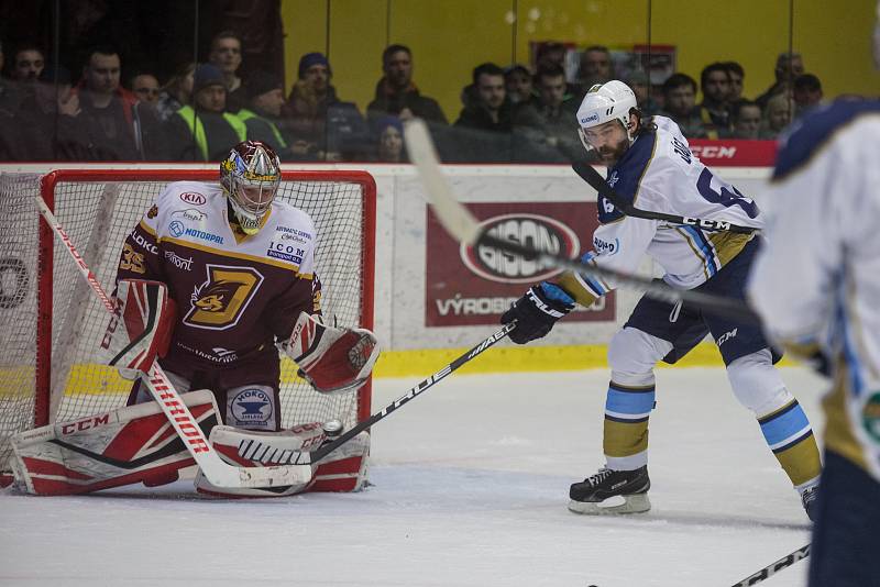 Úvodní zápas semifinále play off první hokejové ligy mezi HC Dukla Jihlava a Rytíři Kladno.