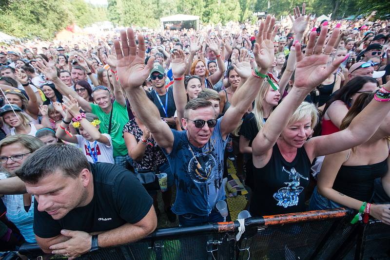 Lenny na hudebním festivalu Sázafavest.