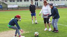 Na jihlavském stadionu Na Stoupách proběhl sportovní den pro handicapované děti, který jako již tradičně uspořádal FC Vysočina Jihlava pro Základní školu speciální a Praktickou školu Jihlava.