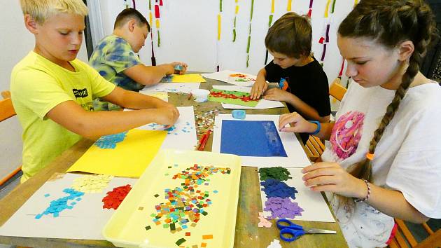 Příměstský tábor Oblastní galerie Vysočiny s názvem Plátna umělců mají za sebou děti v Jihlavě.