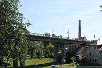 Uzavření mostu v centru Jihlavy s dopravou zamává.