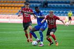 Mezi 32 nejlepších celků se v českém poháru probojovali fotbalisté FC Vysočina Jihlava (v modrém). Ve třetím kole se představí na stadionu prvoligového Zlína.