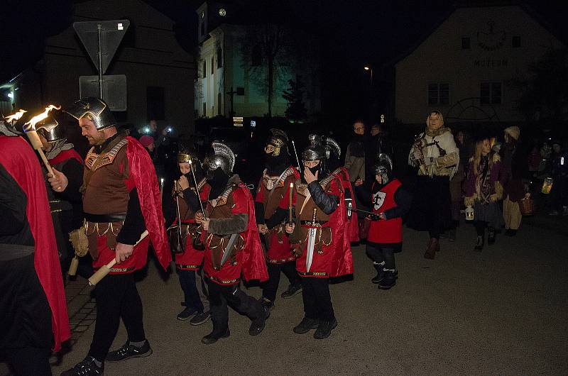 Ohlédnutí za příjezdem svatého Martina do Luk s lampionovým průvodem.