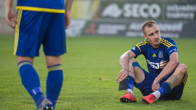 Odvetné utkání baráže o účast v první fotbalové lize mezi FC Vysočina Jihlava a MFK Karviná.