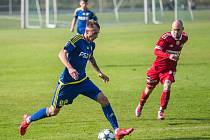 V prvním utkání nového ročníku MSFL vyválčili fotbalisté juniorky FC Vysočina (v modrém) bod za nerozhodný výsledek 1:1 na hřišti Uničova.