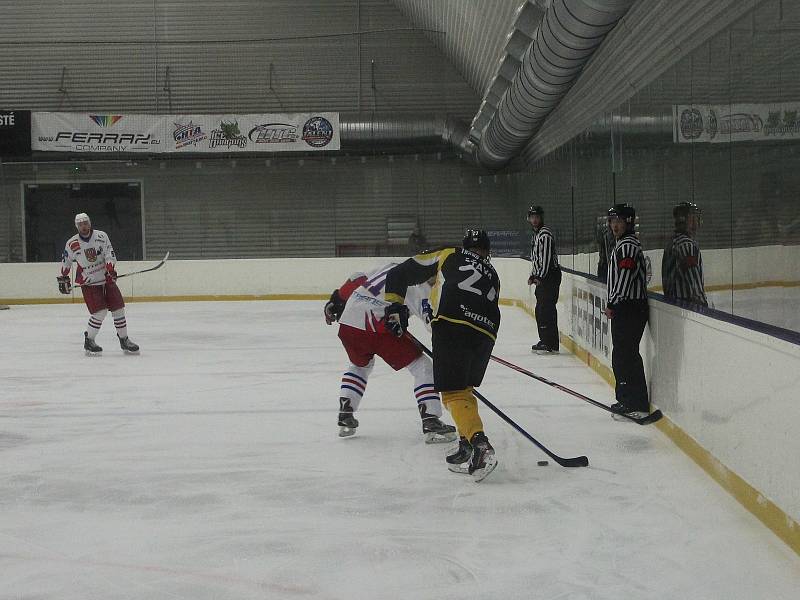 Ve 20. kole Krajského hokejové ligy Vysočina se střetli hokejisté sousedních měst - Telče a Moravských Budějovic.