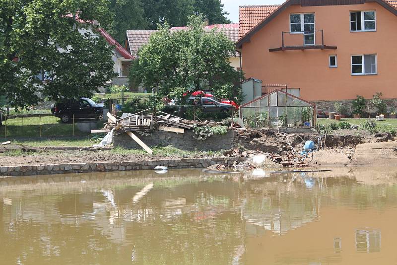 Jestřebí po povodních.