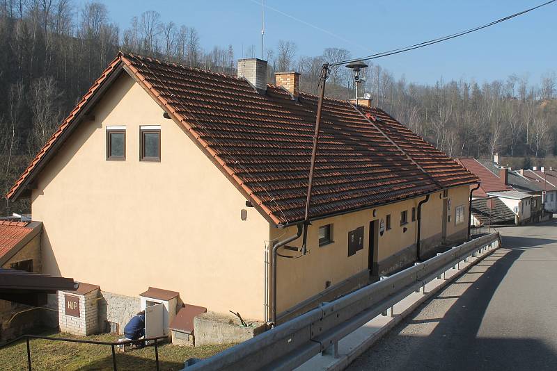 Obecní úřad má sídlo uprostřed Malého Beranova.