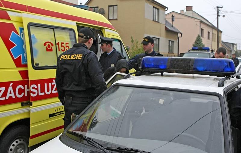 Jihlavští kriminalisté dnes v ulici Zrzavého v Jihlavě zatkli jednoho z největších výrobců drog na Vysočině.