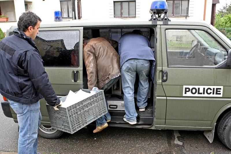 Jihlavští kriminalisté dnes v ulici Zrzavého v Jihlavě zatkli jednoho z největších výrobců drog na Vysočině.