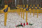 Symbolický hřbitov obětí dálnice D1 na 110. kilometru u Pávova.