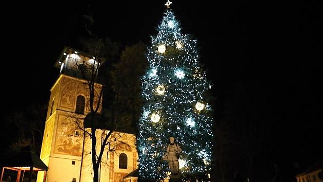 Vánoční strom v Novém Městě na Moravě.