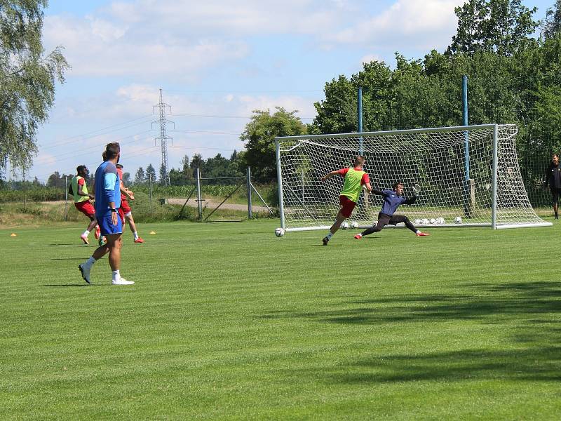 Jihlavští fotbalisté využívají během letní přípravy také hřiště v Antonínově Dole.