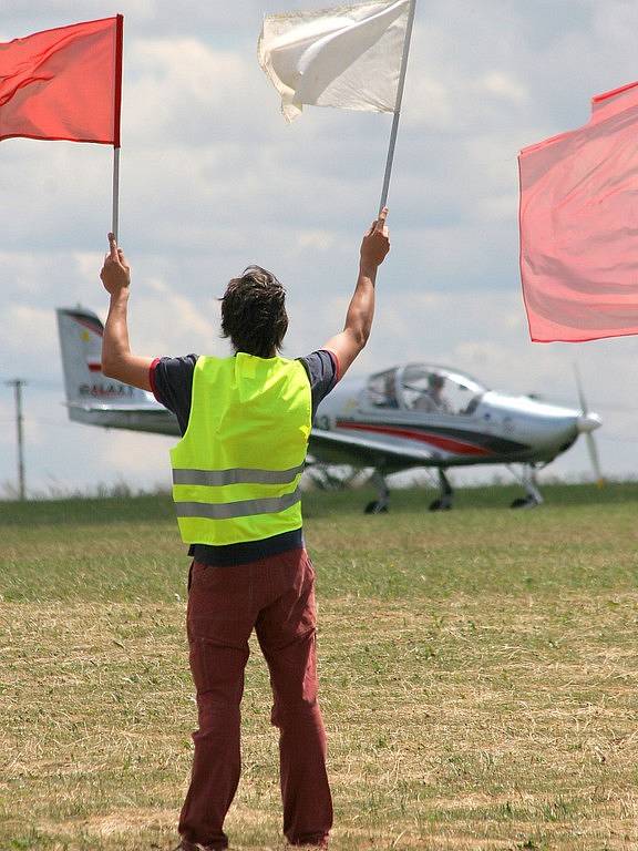 Na letišti v Jihlavě-Henčově se o víkendu konal 14. ročník výstavy Aerosalon Jihlava.