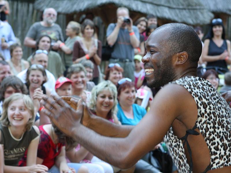 Africká skupina studentů slavila minulý rok v zoo velký úspěch. Letos si ho chce zopakovat.