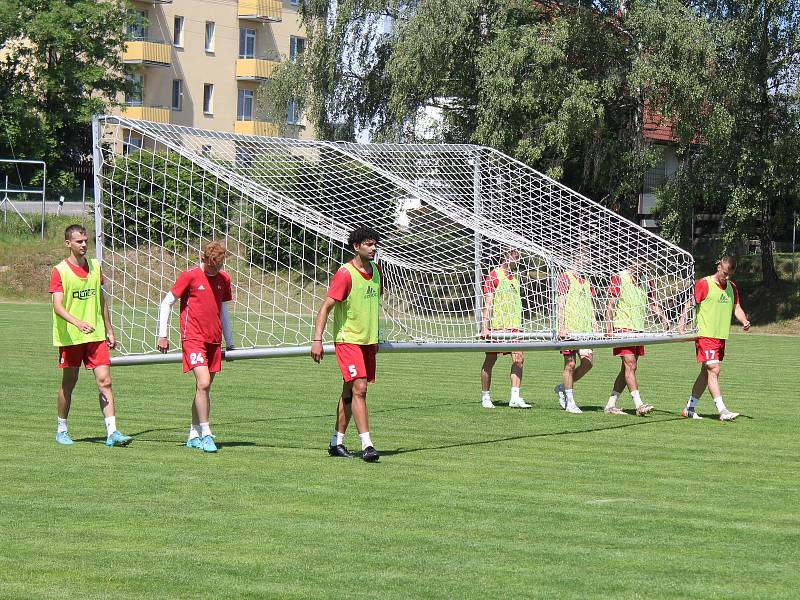 Jihlavští fotbalisté využívají během letní přípravy také hřiště v Antonínově Dole.